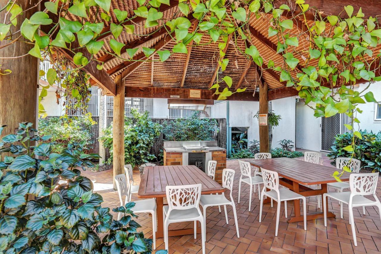 Coral Tree Inn Cairns Bagian luar foto