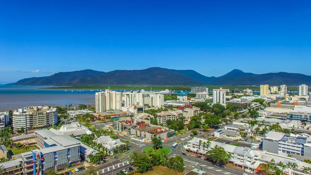 Coral Tree Inn Cairns Bagian luar foto